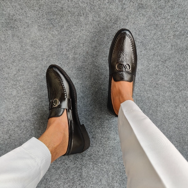 Crocodile design Tassel Black